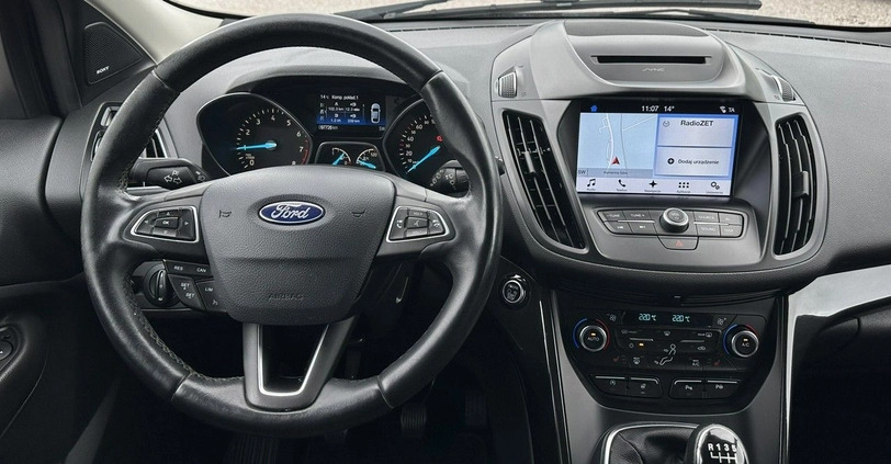 Ford Kuga cena 67900 przebieg: 97000, rok produkcji 2017 z Góra małe 529